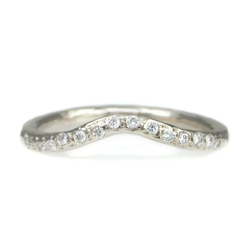 White Gold "Sparkle Curve" Ring with Pave Diamonds