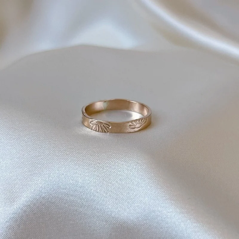 Elegant Rose Gold Jewelry For A Stylish Touch Daisy Stamped Ring