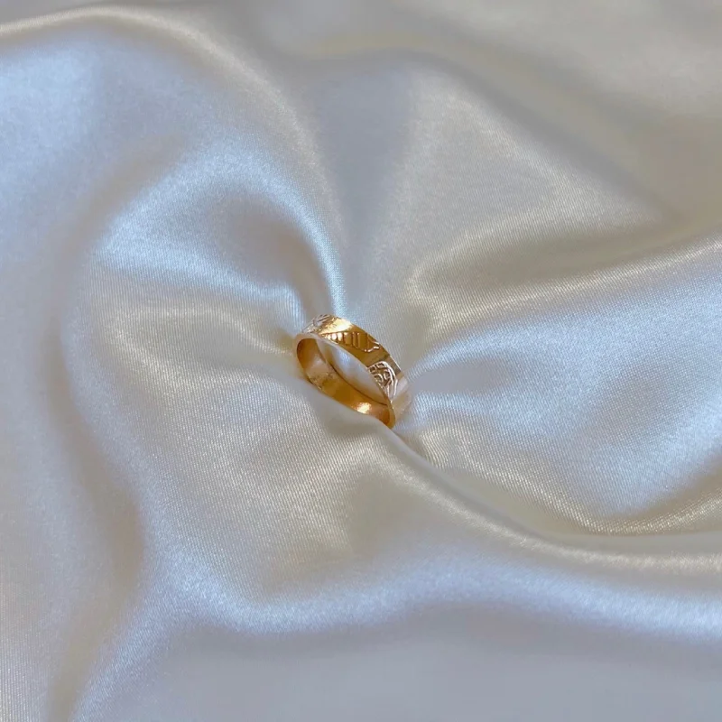Elegant Designs, Unbeatable Discounts – Shop Jewelry Now Diver Shell Ring