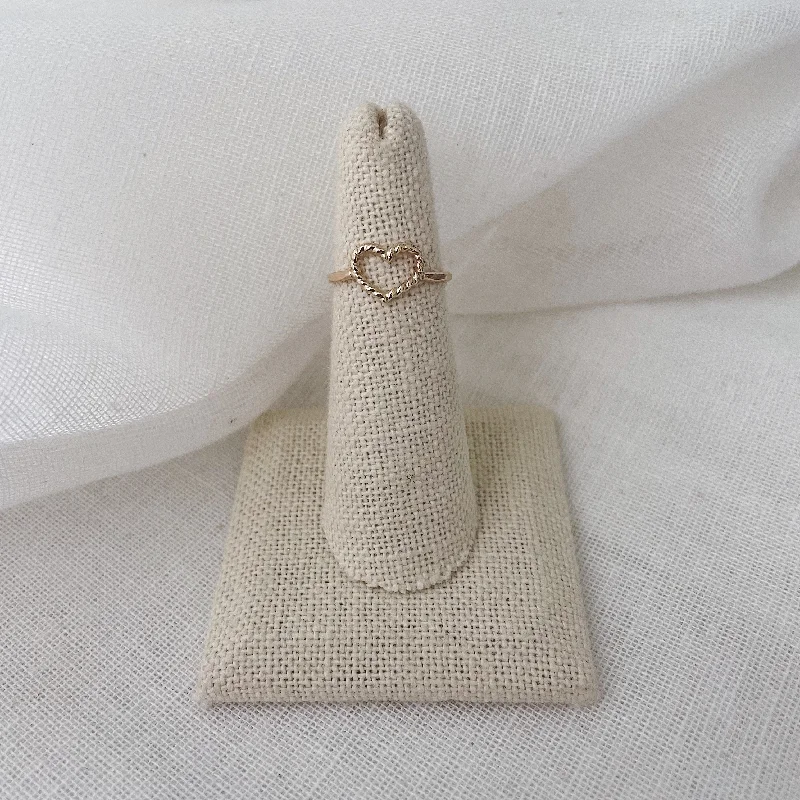 Discounted Jewelry For A Glamorous Look Heart Ring