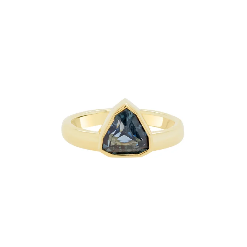Bestselling Jewelry At Special Promotional Rates Trillion Cornflower Blue Sapphire Ring (Unheated) | 3.20GMS 2.02CTS Bestselling Jewelry At Special Promotional Rates Trillion Cornflower Blue Sapphire Ring (Unheated) | 3.20GMS 2.02CTS