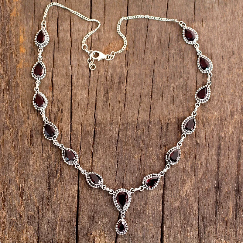 Romantic Heart-Shaped Jewelry For Special Gifts Halo of Beauty Garnet Necklace