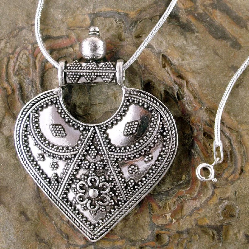 Premium Diamond Jewelry For Unforgettable Moments Mighty Heart Sterling Silver Pendant Necklace Premium Diamond Jewelry For Unforgettable Moments Mighty Heart Sterling Silver Pendant Necklace