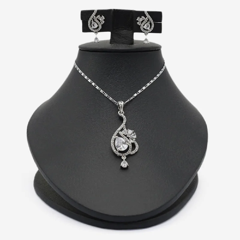 Limited-Time Offer On Elegant Jewelry Pieces Women's Locket Set - Silver