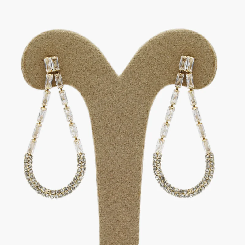 Shop Dazzling Jewelry With Special Promotional Discounts Women's Ear Hoops - Golden Shop Dazzling Jewelry With Special Promotional Discounts Women's Ear Hoops - Golden