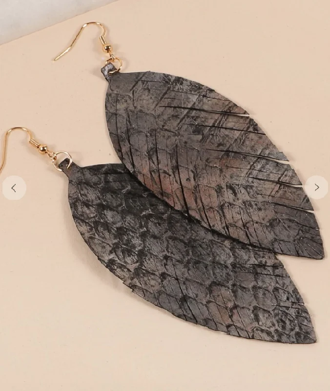 Limited-Stock Jewelry Clearance – Grab Your Favorites Now Feather Snake Print Leather Dangling Earrings - 3 Colors Limited-Stock Jewelry Clearance – Grab Your Favorites Now Feather Snake Print Leather Dangling Earrings - 3 Colors