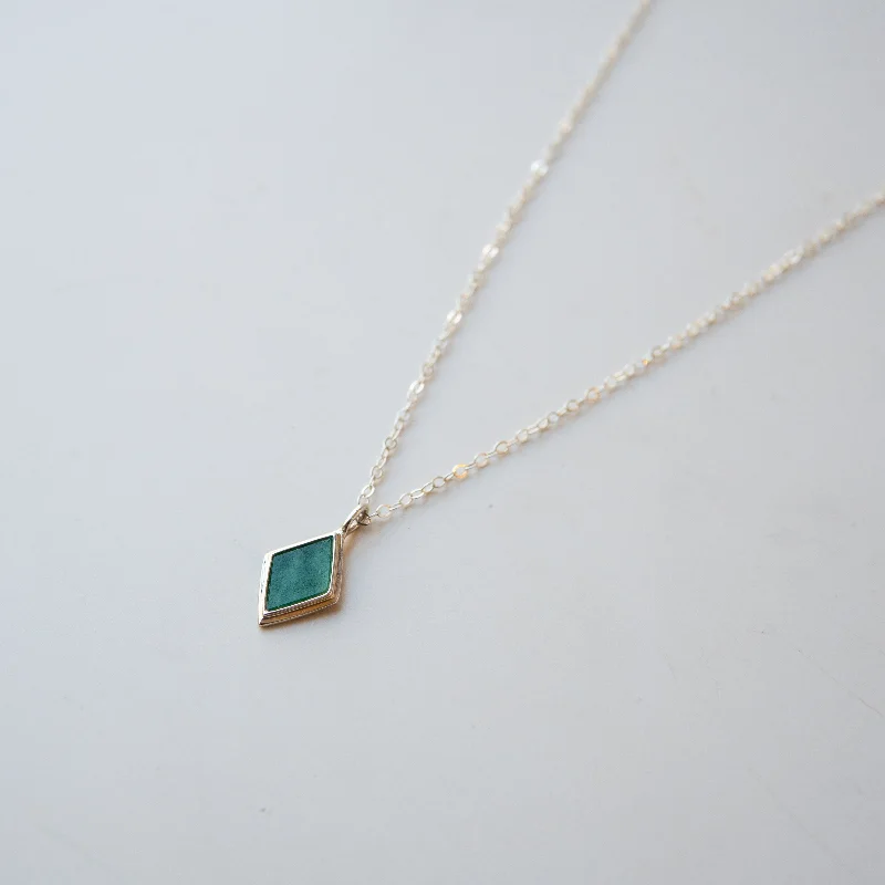 Elegant Jewelry, Exclusive Prices – Shop Now Jade Adia Necklace in Silver