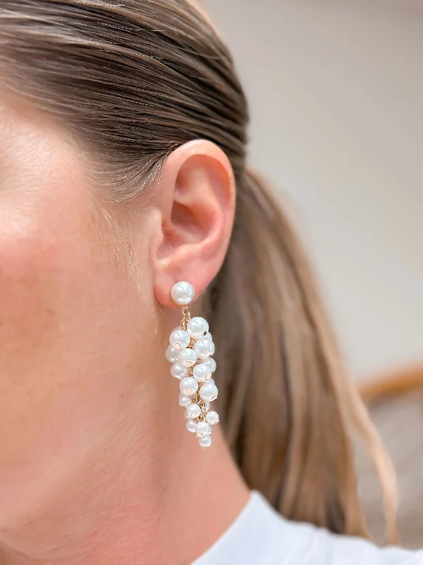 Exclusive Jewelry Sale – Grab Timeless Pieces Now Bubbly Pearl Chain Dangle Earrings