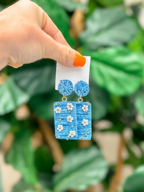 Fashion-Forward Jewelry At Exclusive Discounts Pearl Beaded Flower Raffia Statement Earrings - Blue