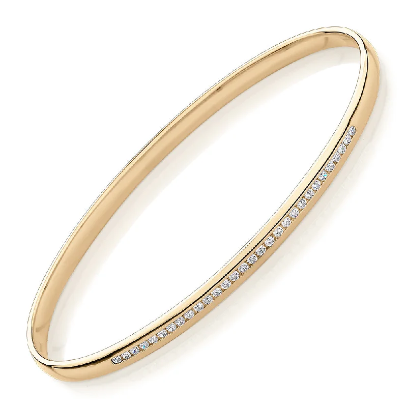 Grab Your Favorite Jewelry At The Lowest Prices Oval bangle with 0.45 carats* of diamond simulants in 10 carat yellow gold