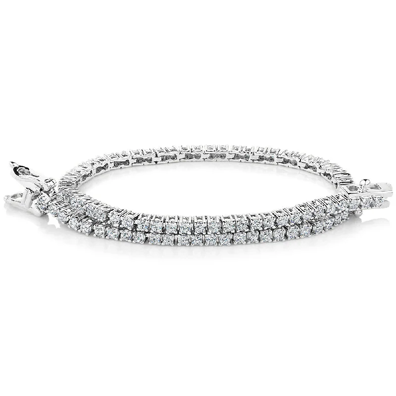 Holiday Jewelry Sale – Perfect Gifts At The Best Prices Round Brilliant tennis bracelet with 1.29 carats* of diamond simulants in 10 carat white gold Holiday Jewelry Sale – Perfect Gifts At The Best Prices Round Brilliant tennis bracelet with 1.29 carats* of diamond simulants in 10 carat white gold