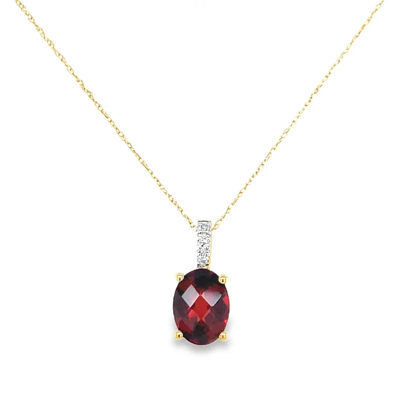 Discounted Jewelry For A Glamorous Look 14K Yellow Gold Garnet and Diamonds Pendant Necklace