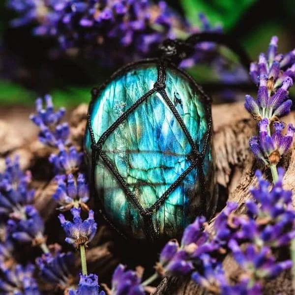 Once-A-Year Jewelry Deals – Shop Before They’Re Gone Dragons Heart Labradorite Necklace Once-A-Year Jewelry Deals – Shop Before They’Re Gone Dragons Heart Labradorite Necklace