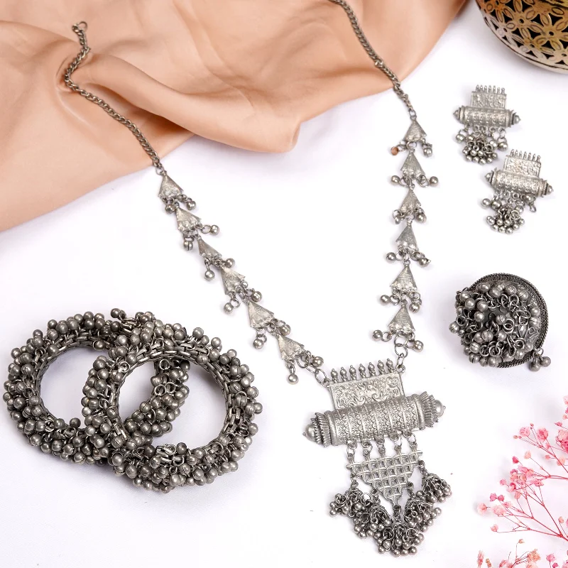 Elegant Jewelry Pieces At Unbelievable Prices Teejh Diza Silver Oxidised Jewelry Gift Set