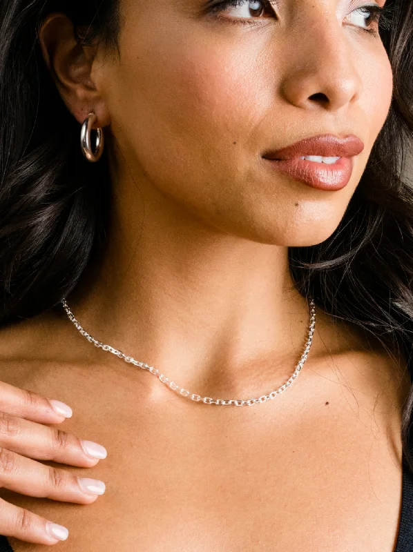 Make Your Outfit Shine With Discounted Jewelry Textured Beveled Chain Necklace